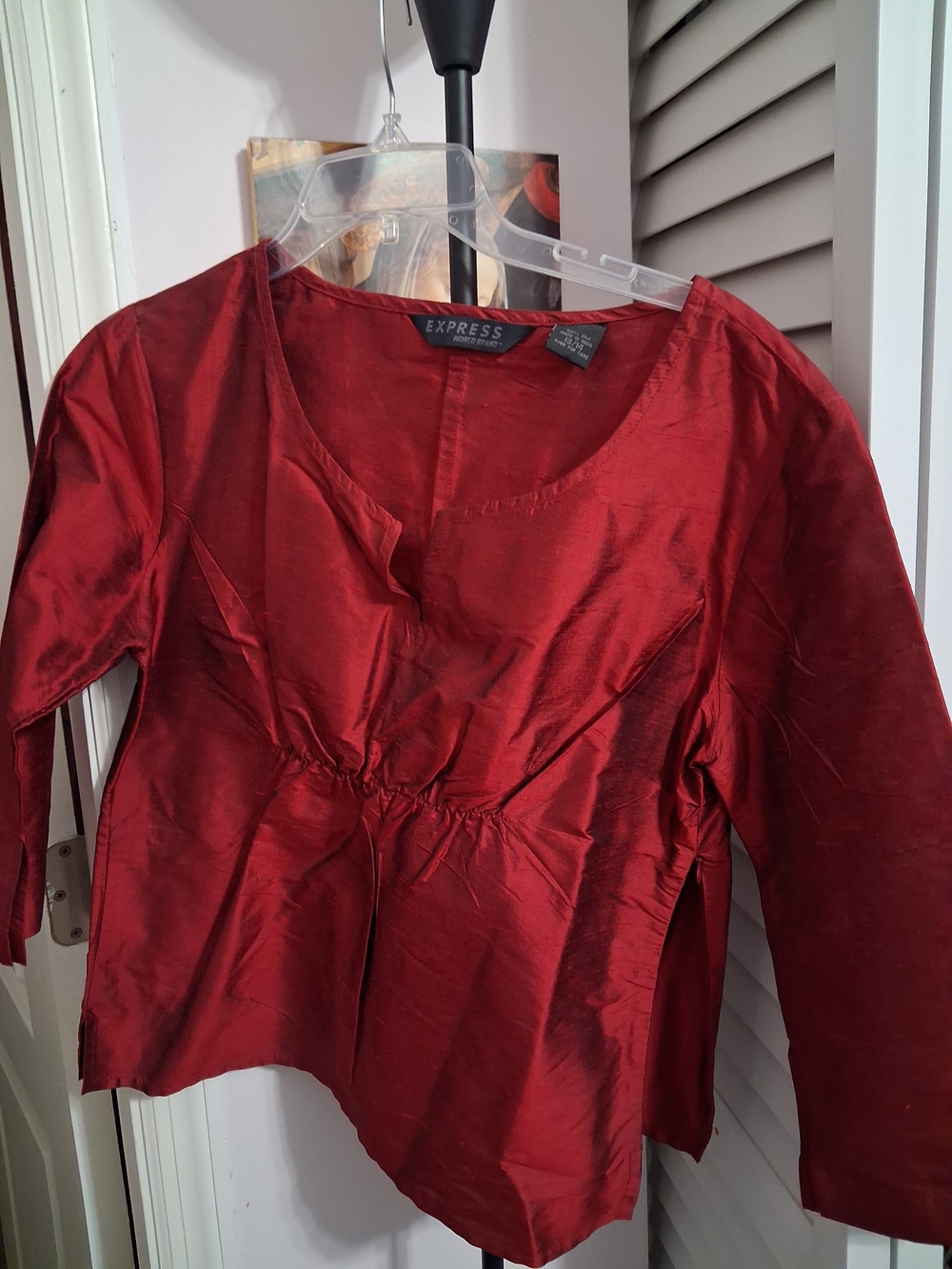 Express Women's Red Satin Scoop-Neck Top